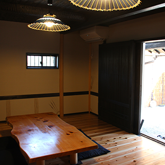 1F板の間（リビング）